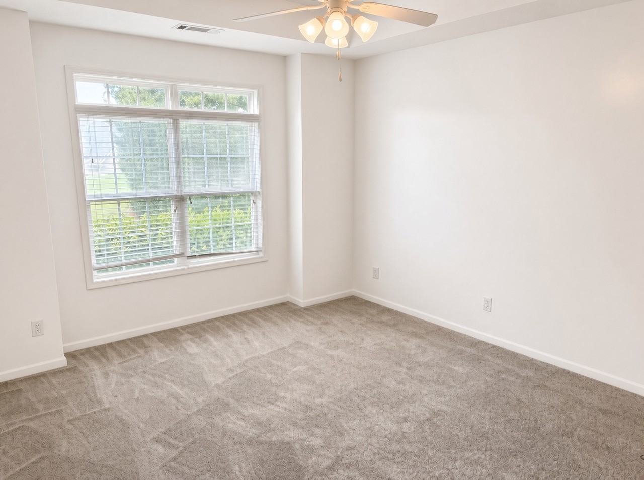 1364 Orchard Cir #1 - Photo 4 of 12
