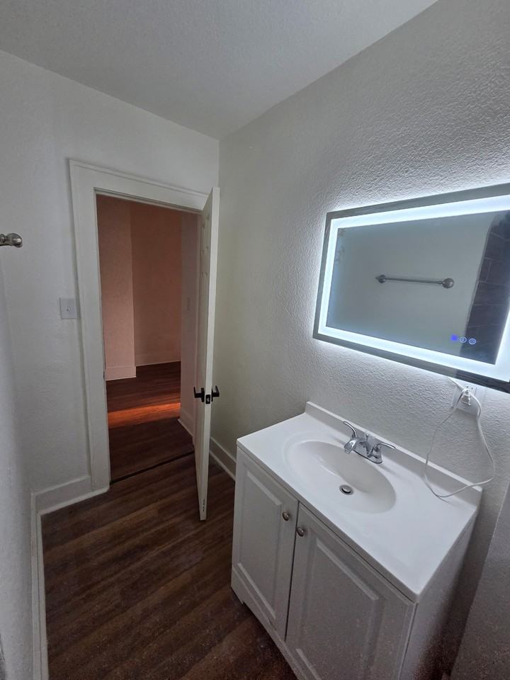 3037A Doctor William Finlayson Street - 1 #1 - Photo 2 of 16