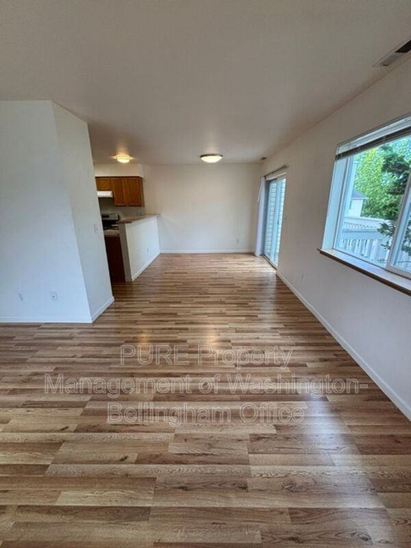 3255 Racine St #202 - Photo 4 of 18
