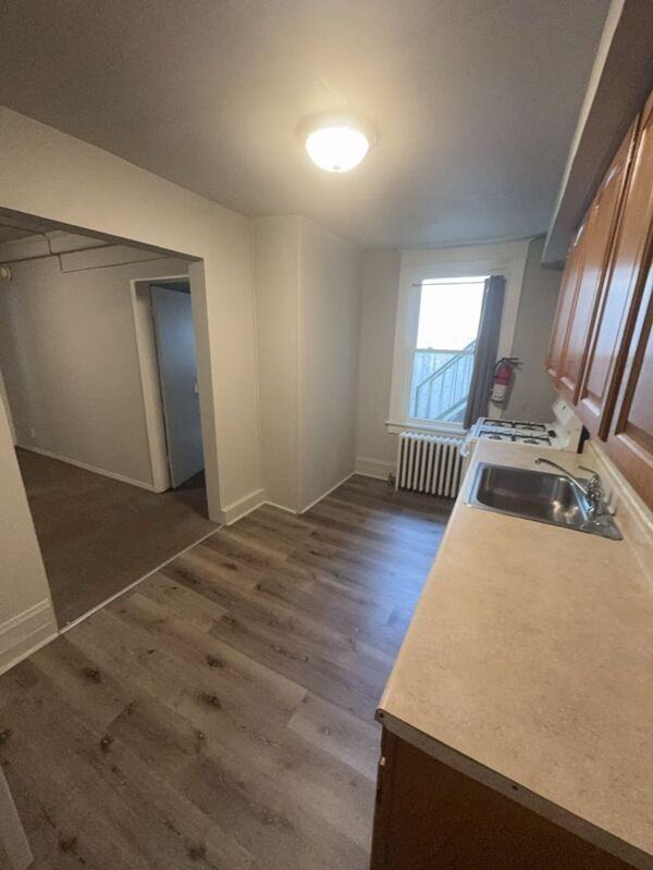 209 Cattell St #1R - Photo 2 of 12