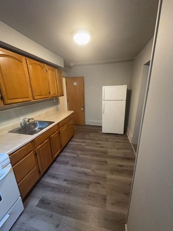 209 Cattell St #1R - Photo 3 of 12