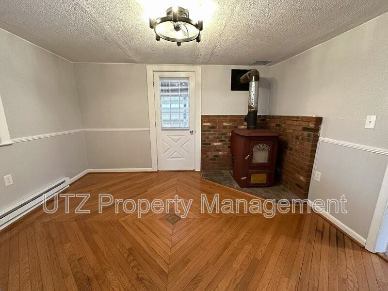 2828 Cedarhurst Rd #B - Photo 2 of 15