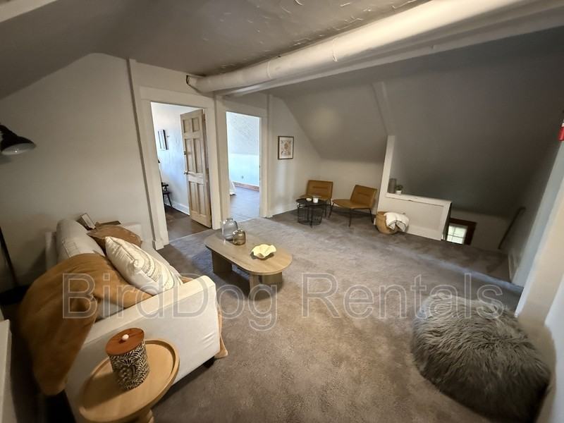 213 E 14th Ave - Photo 4 of 9