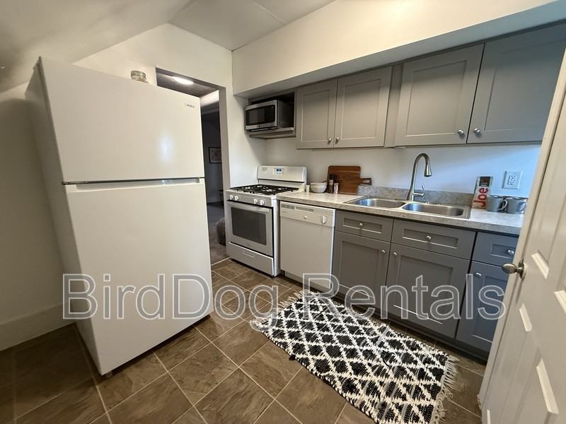 213 E 14th Ave - Photo 5 of 9