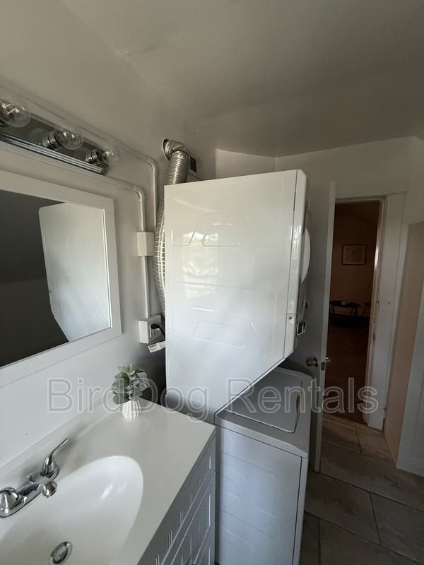 213 E 14th Ave - Photo 6 of 9