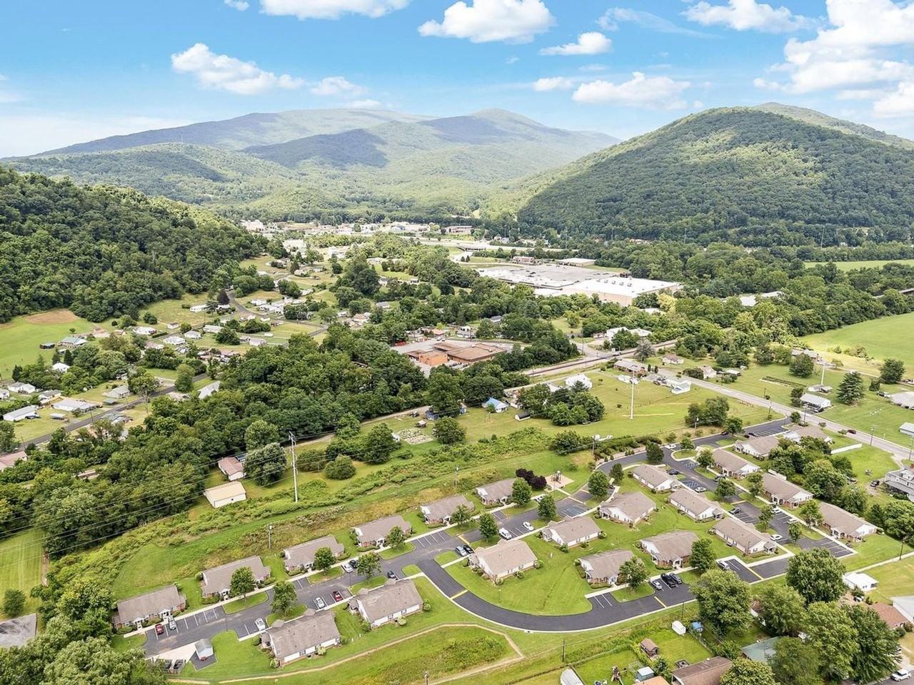 Cedar Forest Apts. - Photo 3 of 22