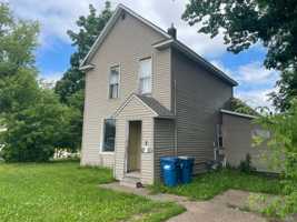 featured image of 618 W Messenger St
