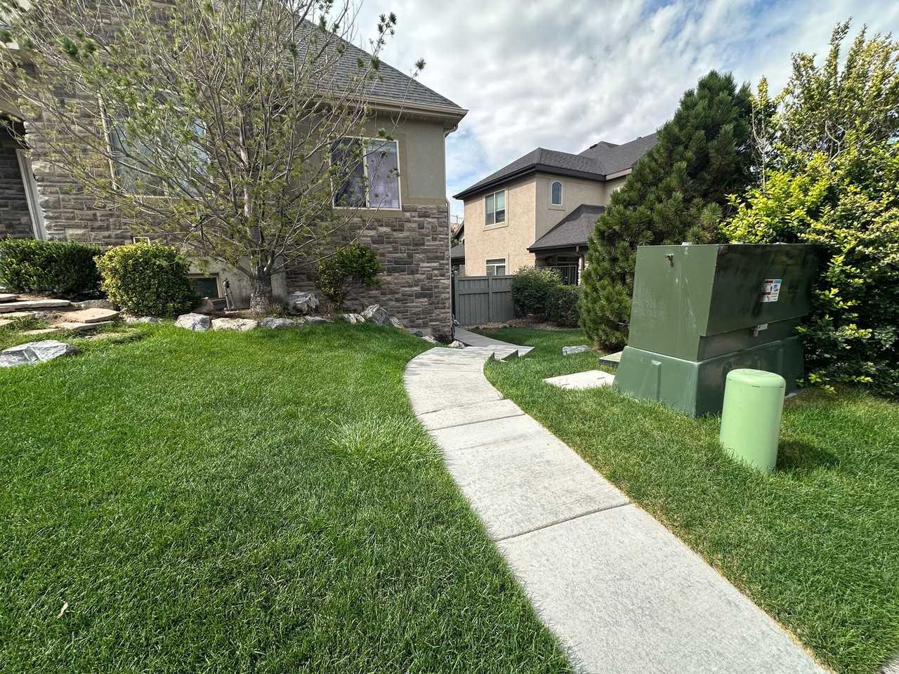 4000 E Mount Airey Dr - Photo 2 of 24