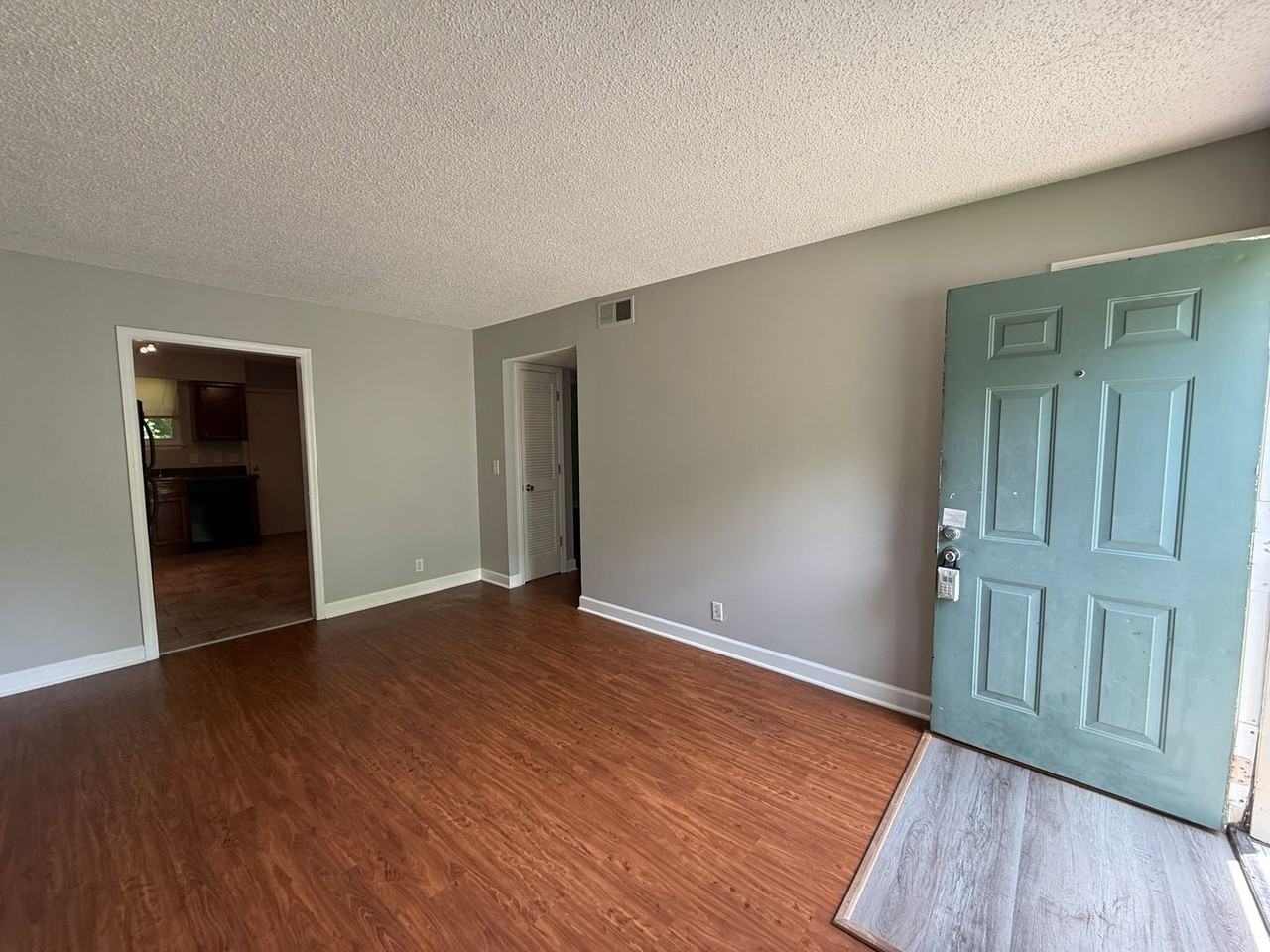 2329 Cooper Ter - Photo 3 of 19
