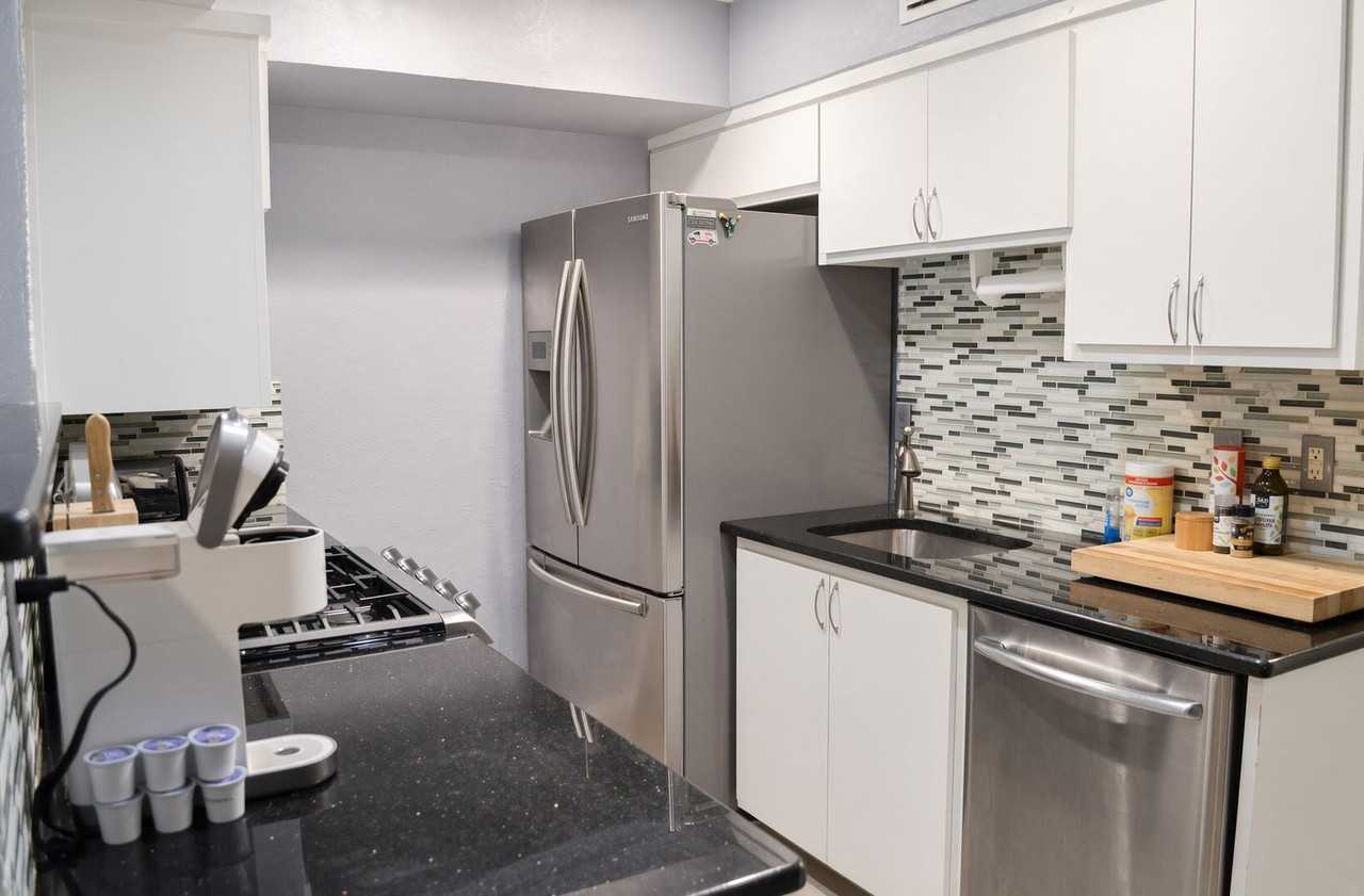 505 W 7th St - Photo 6 of 16