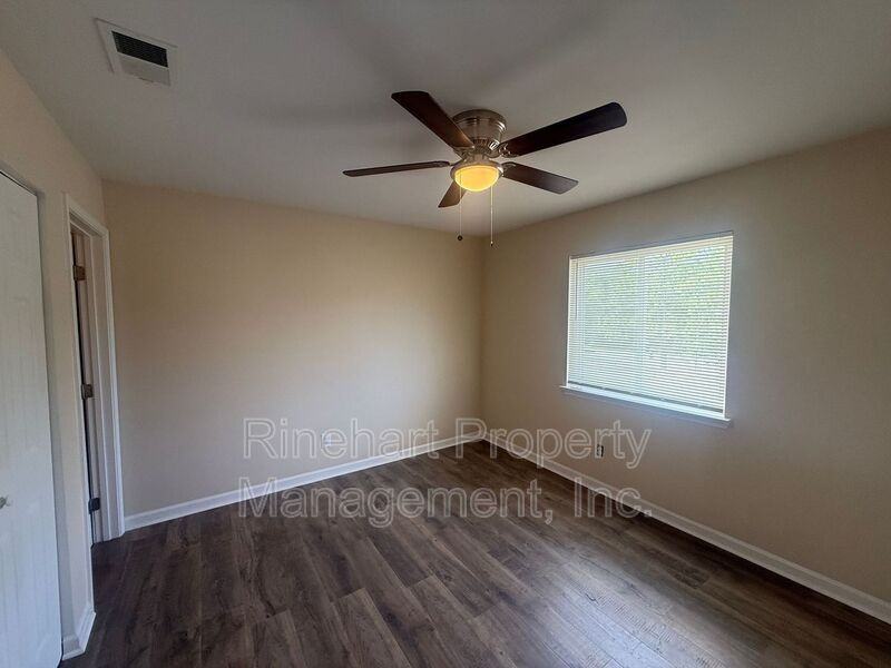 1656 - Photo 2 of 10