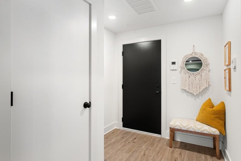 201 Leverington Ave - Photo 3 of 14