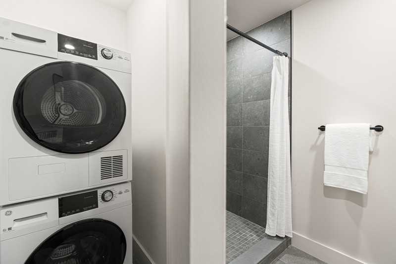 201 Leverington Ave - Photo 5 of 14