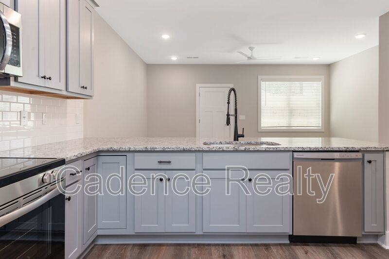 1709 Perimeter Loop - Photo 4 of 50