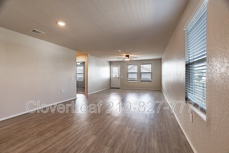 1403 Slice Pkwy - Photo 7 of 30