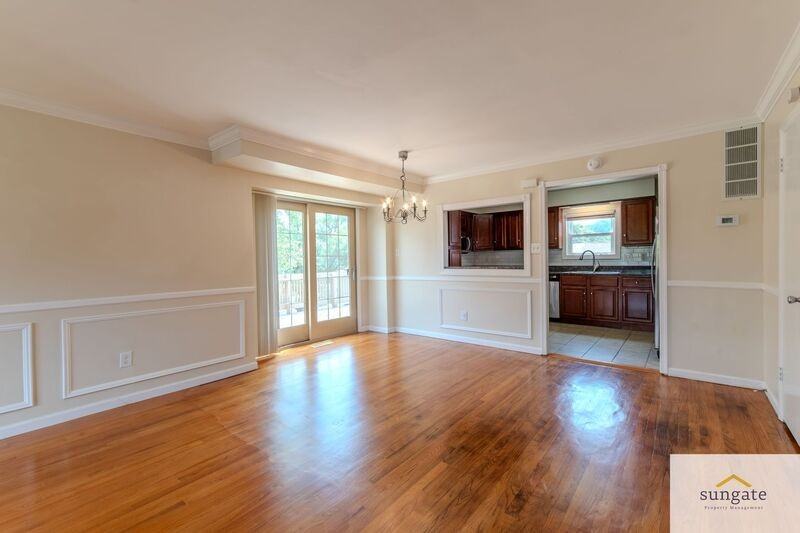945 Stormont Cir - Photo 2 of 35