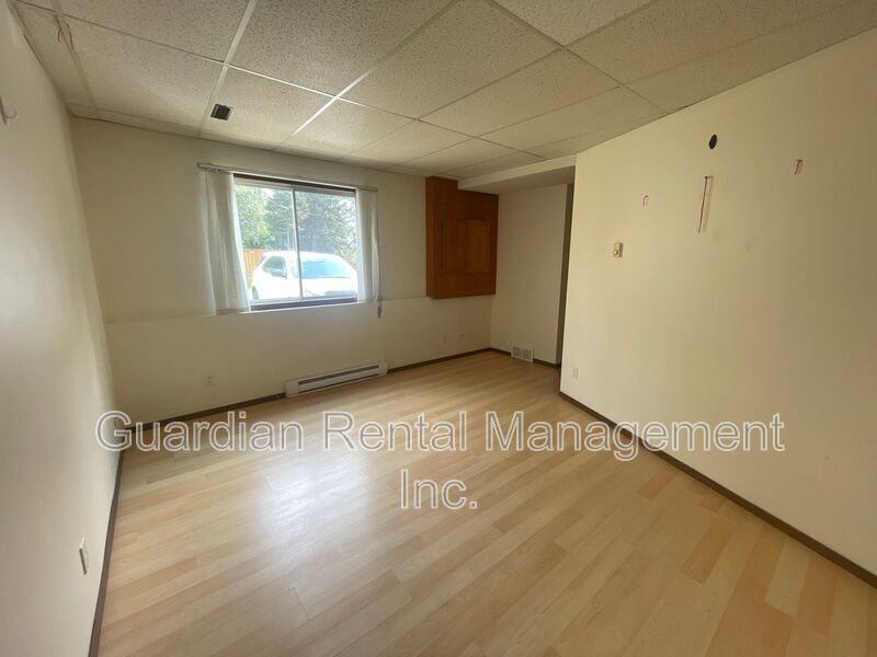 460 Dewe Ave #A - Photo 4 of 16
