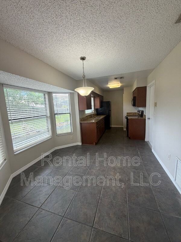149 Hazel Blvd - Photo 3 of 10