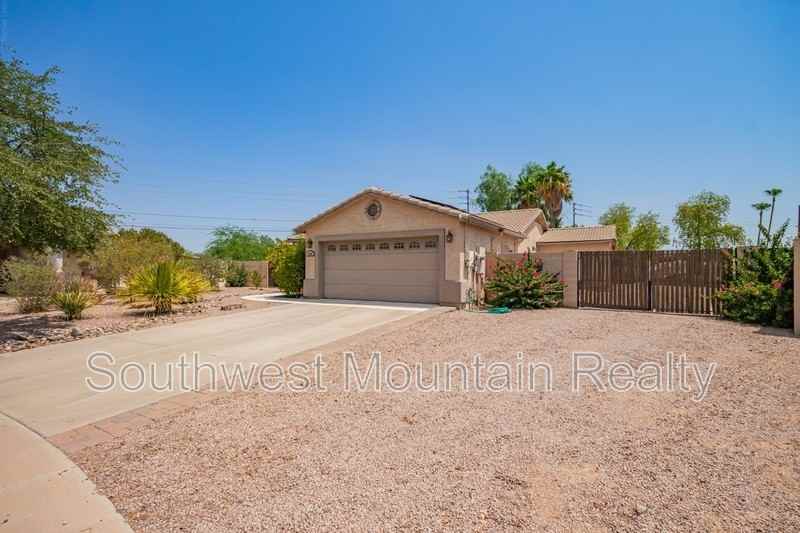 1202 W Prior Ave - Photo 7 of 44