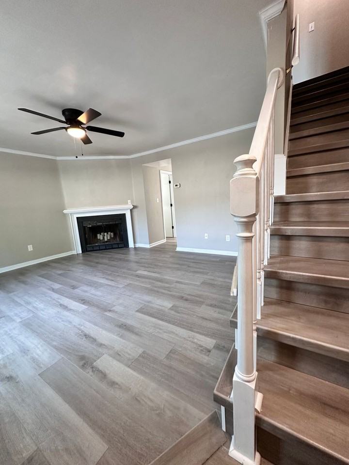4807 Bay Winds Ct - Photo 2 of 17