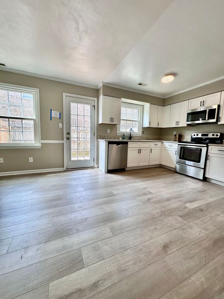 4807 Bay Winds Ct - Photo 7 of 17