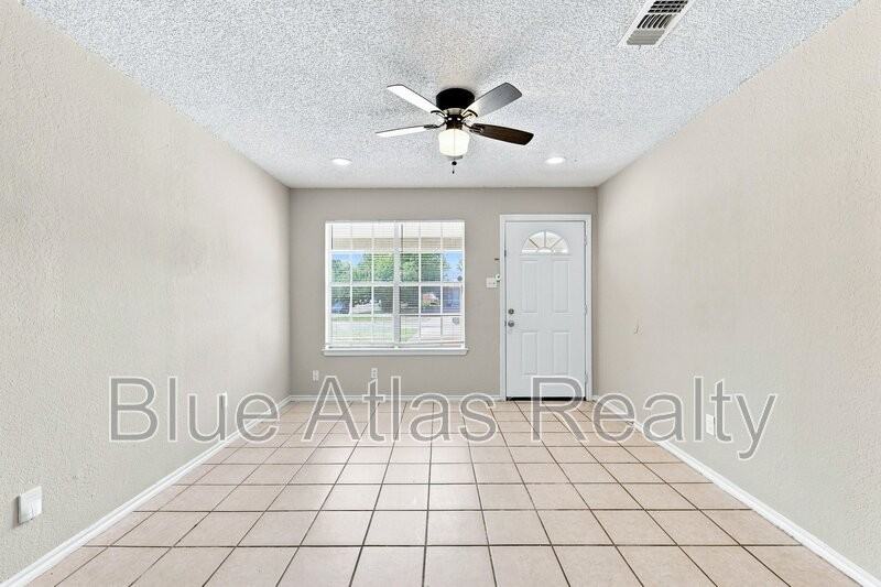 1722 Fitzgerald Ct - Photo 4 of 15