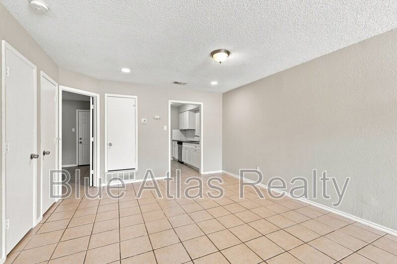 1722 Fitzgerald Ct - Photo 5 of 15