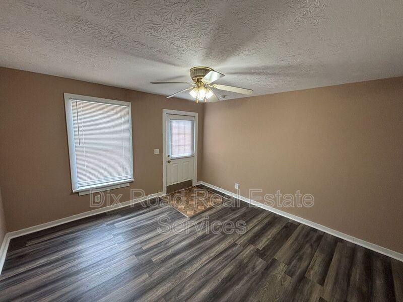 829 Maple Ave #2 - Photo 4 of 15