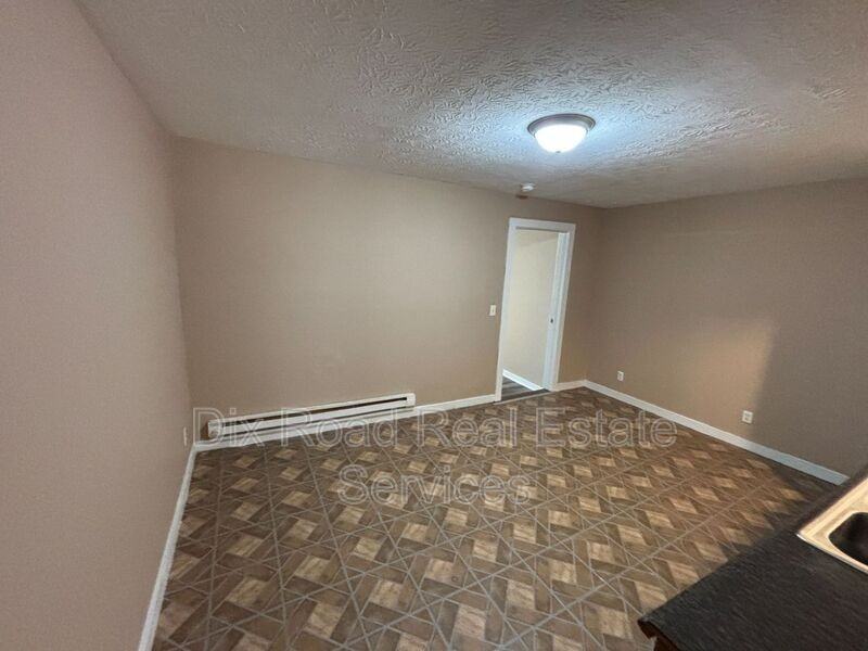 829 Maple Ave #2 - Photo 6 of 15