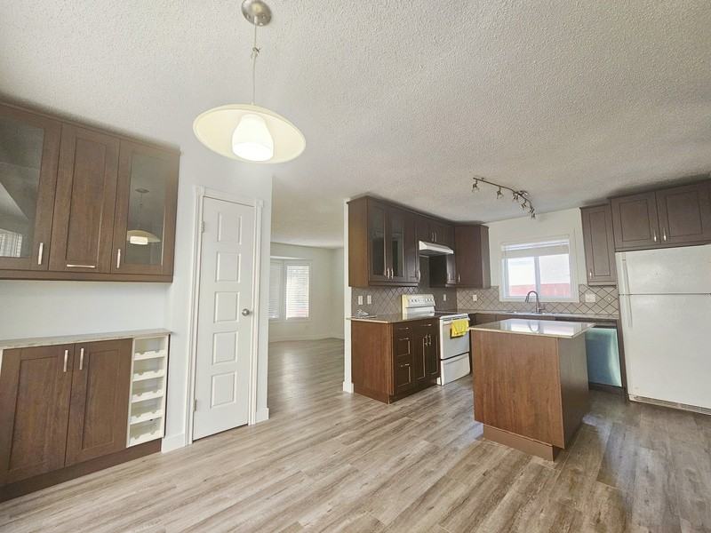 10811 20 Ave Nw Edmonton Ab - Photo 4 of 27