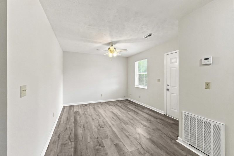300 Cross Creek Rd #3 - Photo 2 of 9