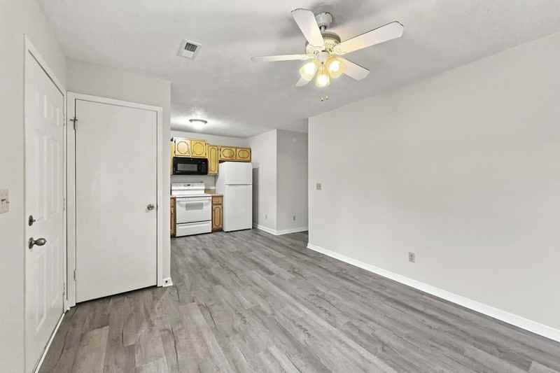 300 Cross Creek Rd #3 - Photo 3 of 9
