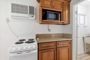 featured image of 588 E Mel Ave