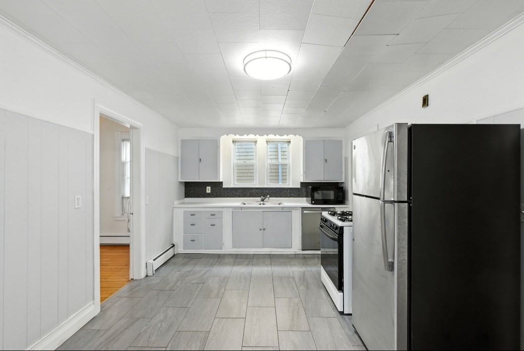 548 Broadway #2 - Photo 2 of 27