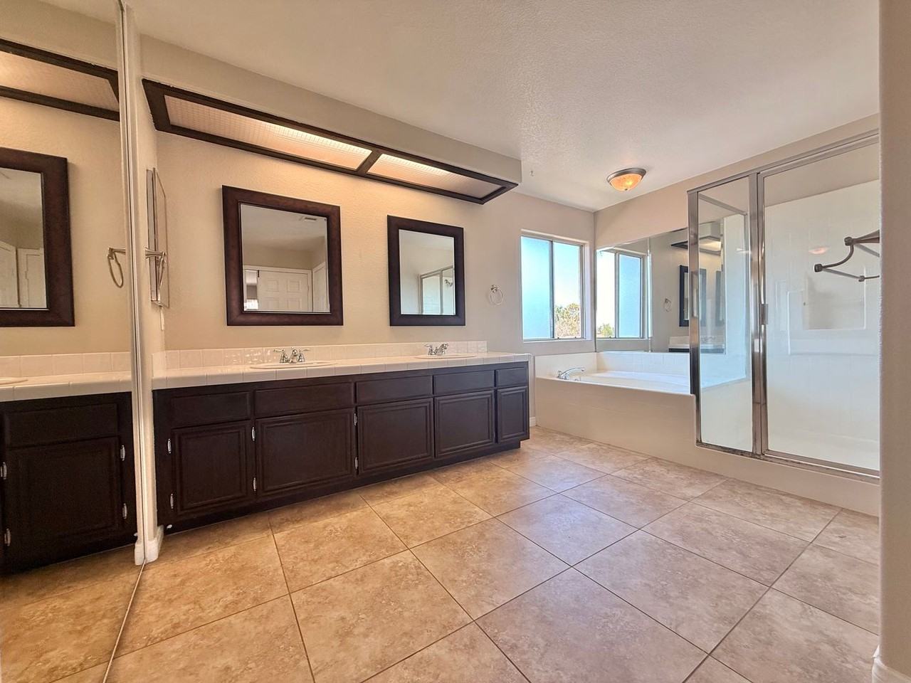 1413 Janis Lynn Ln - Photo 6 of 17