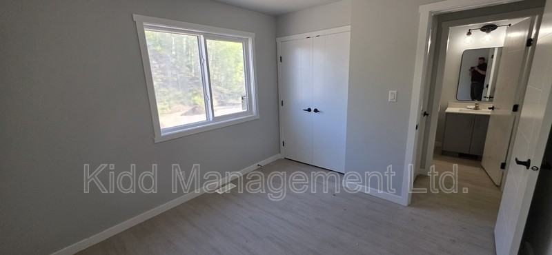 6285 Monterey Rd W - Photo 5 of 9