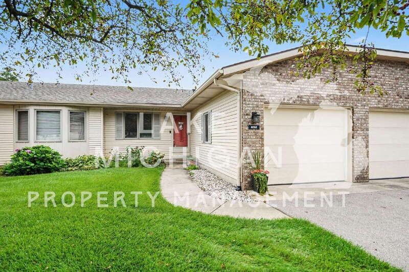 6092 Pebble Dr - Photo 2 of 9