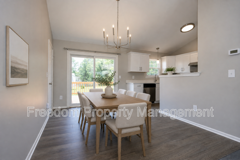 10116 Wimbledon Ct - Photo 6 of 50