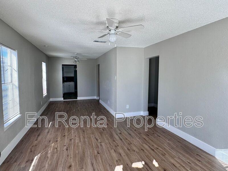 716 W Broadus Ave - Photo 2 of 9