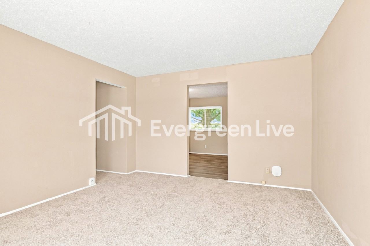 2132 Central Pkwy - Photo 3 of 15