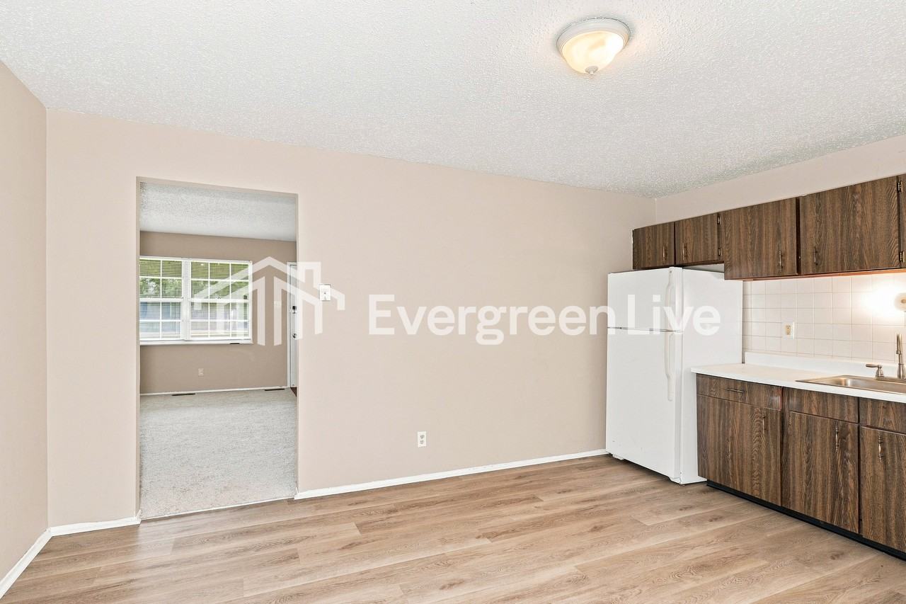 2132 Central Pkwy - Photo 6 of 15