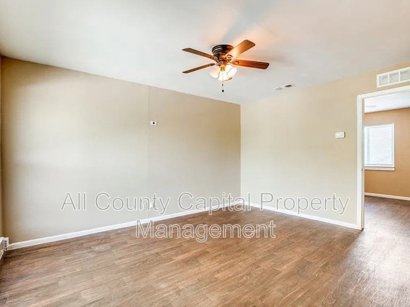 216 Lucas St #6 - Photo 7 of 9