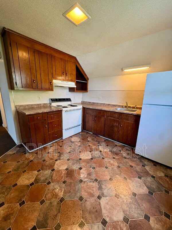 54 Hempstead St #3 - Photo 3 of 10