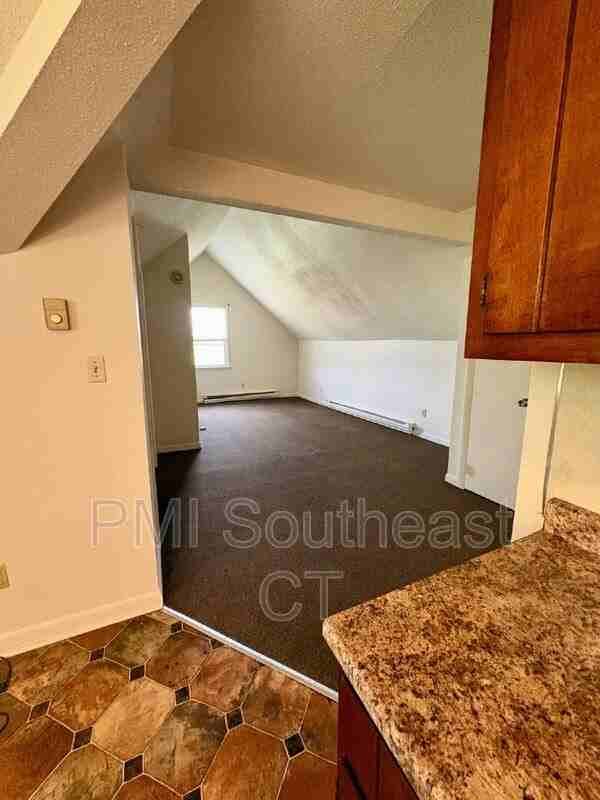54 Hempstead St #3 - Photo 4 of 10