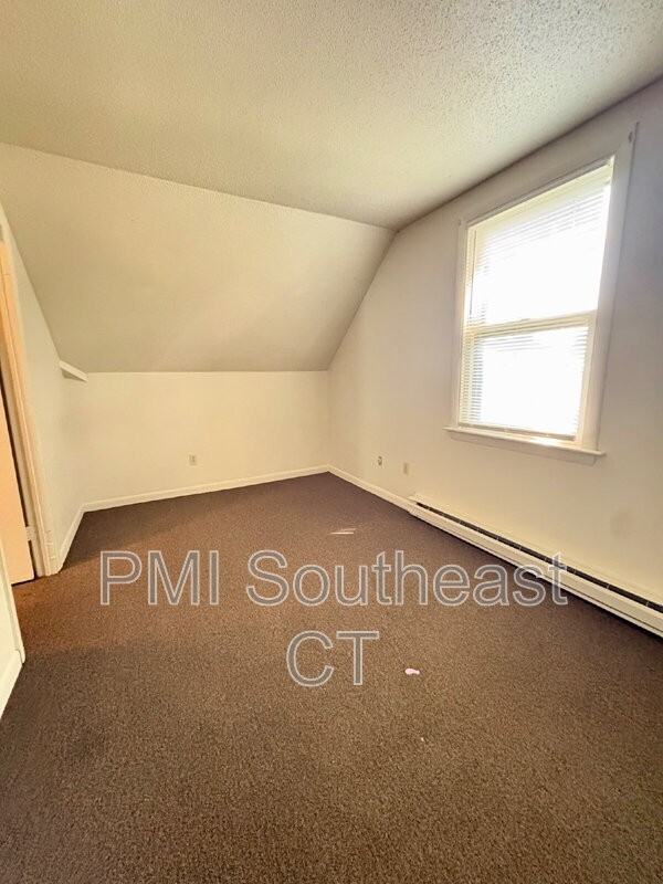 54 Hempstead St #3 - Photo 7 of 10
