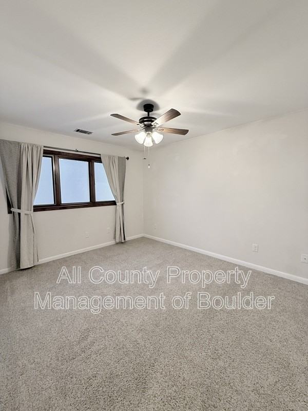 1575 Bradley Dr - Photo 4 of 12