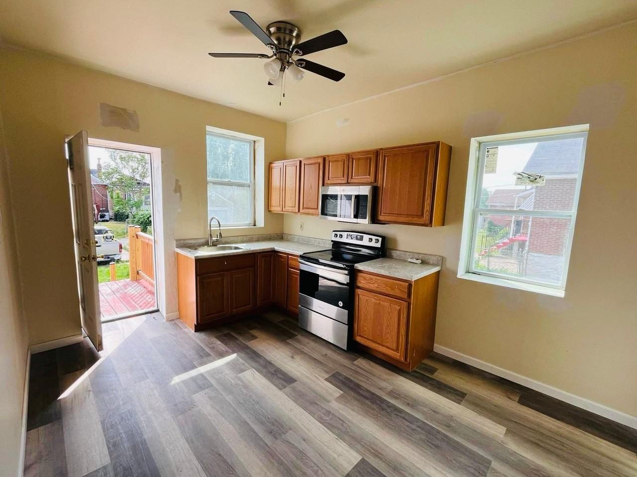 4872 San Francisco Ave #002 - Photo 3 of 17