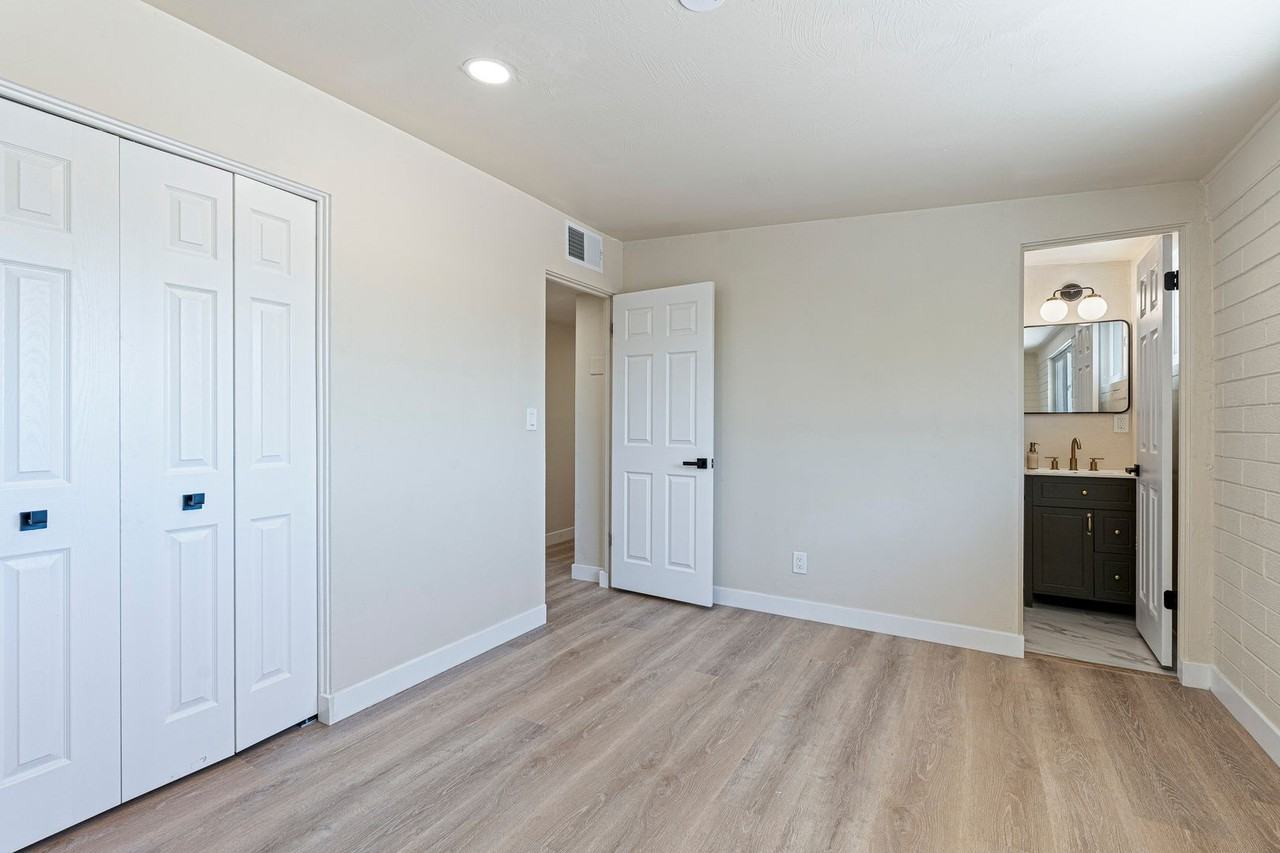 5933 E 34th St - Photo 5 of 14