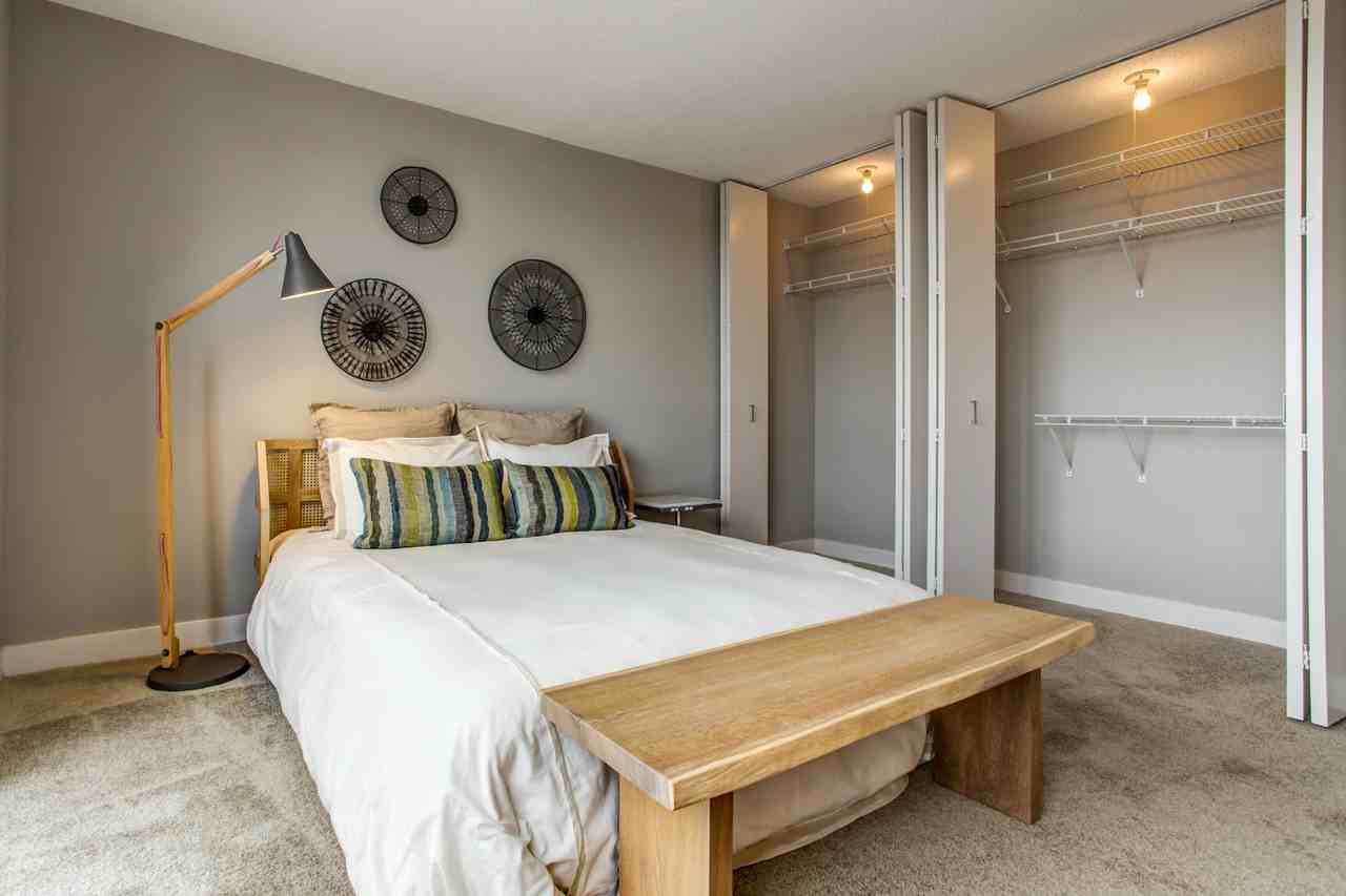 2554 North Clark Street #405 - Photo 3 of 10