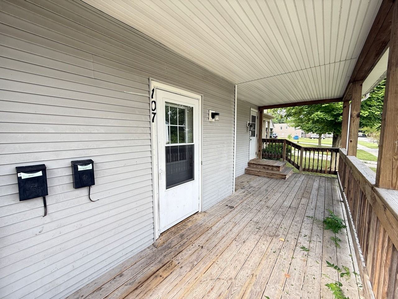 Wilkins St 107 W - Photo 4 of 47